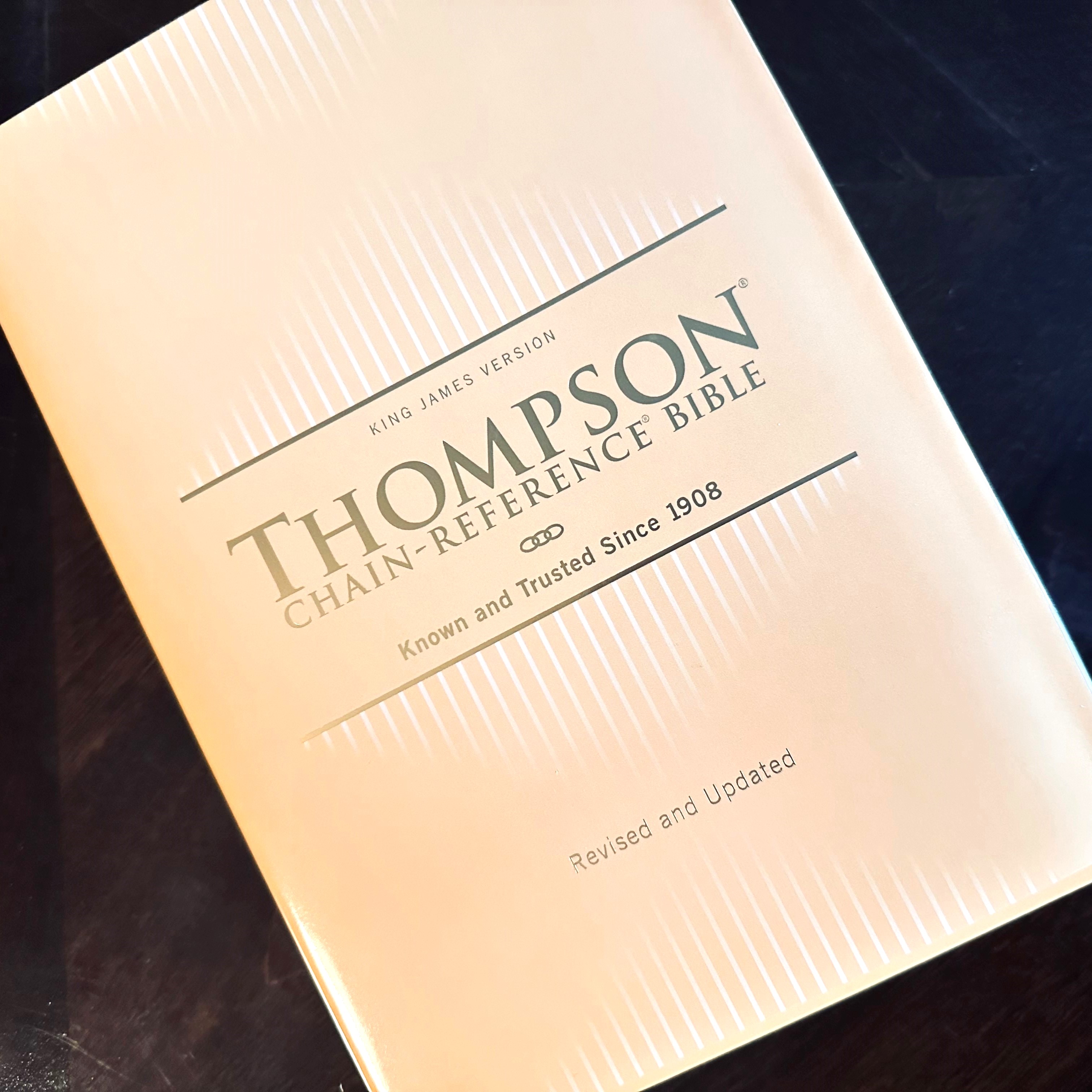 How the Thompson Chain-Reference Bible Enhances Scripture Study